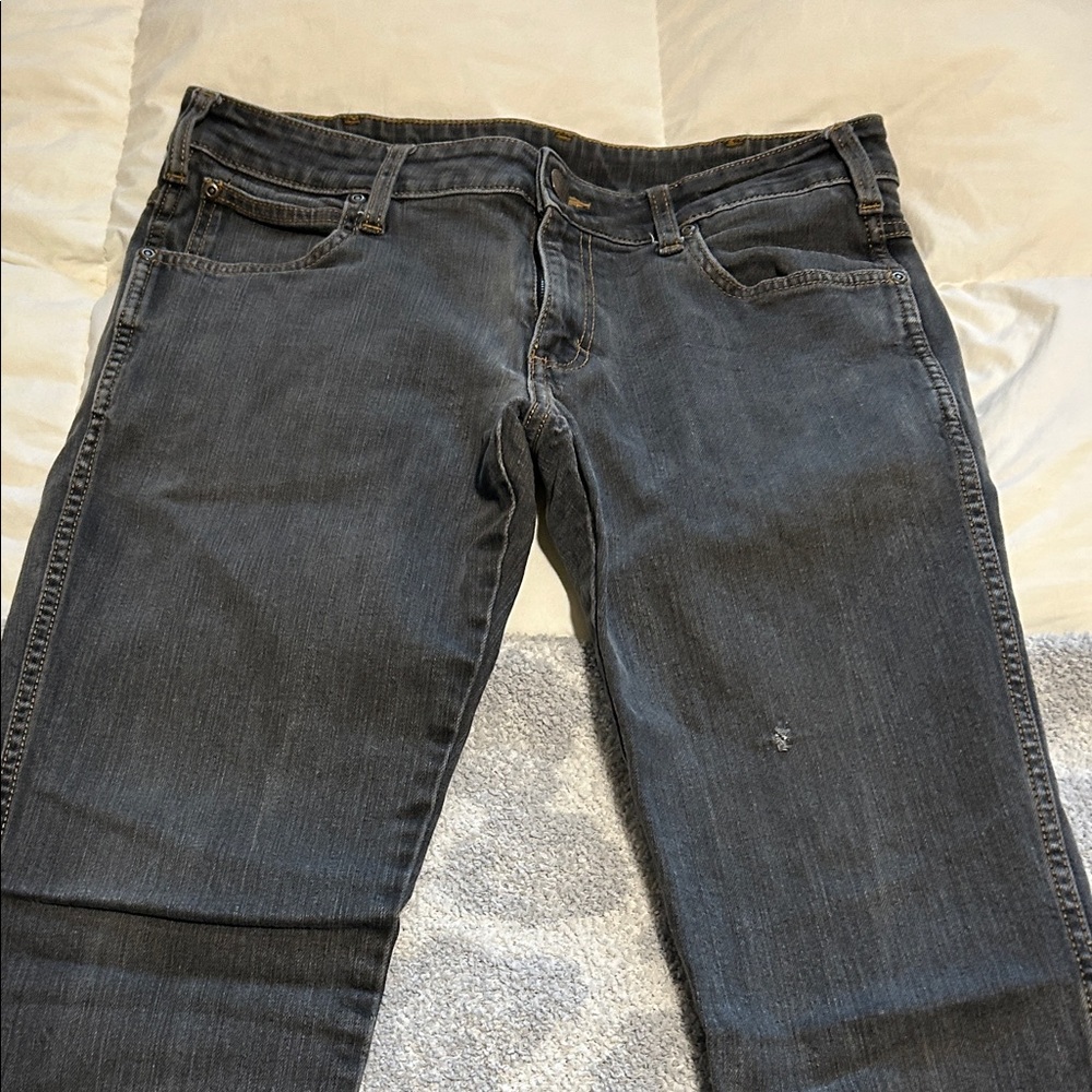 Wrangler Men's Rockville Low Rise Regular Fit Tapered Leg Dark Gray Jeans